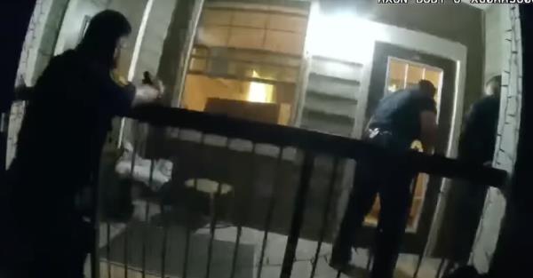 三名圣安东尼奥警察被控枪杀一名女子 三名圣安东尼奥警察被控枪杀一名女子