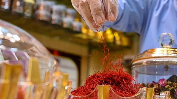 迪拜:6人因在奈夫抢劫藏红花卖家47万迪拉姆入狱 迪拜:6人因在奈夫抢劫藏红花卖家47万迪拉姆入狱