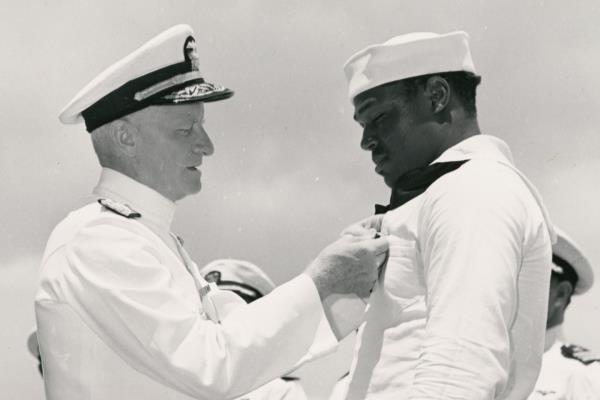 意见|给多莉·米勒,珍珠港英雄,荣誉勋章 意见|给多莉·米勒,珍珠港英雄,荣誉勋章