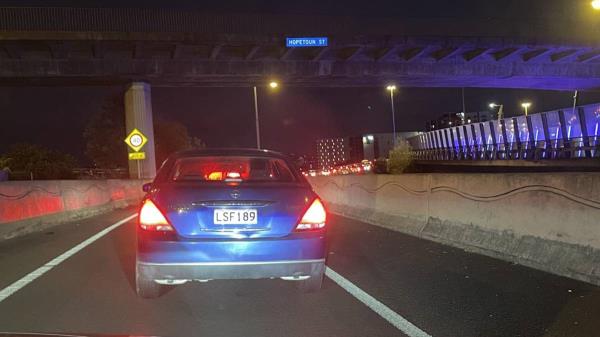 奥克兰交通:清晨道路封闭后,市中心的司机陷入混乱 奥克兰交通:清晨道路封闭后,市中心的司机陷入混乱