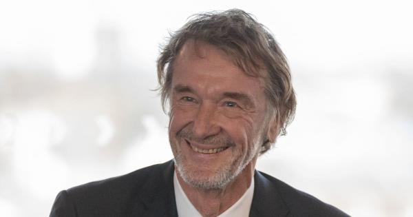 吉姆拉特克利夫打开了对曼联的巨额投资，俱乐部证实他们已经完成了这笔交易