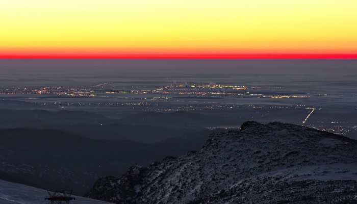 圣诞礼物由船只运送到罗马尼亚多瑙河三角洲与世隔绝的村庄 圣诞礼物由船只运送到罗马尼亚多瑙河三角洲与世隔绝的村庄