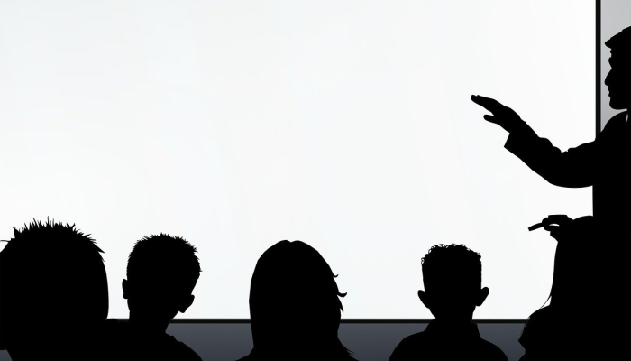 这个戒指可以让你对你的语音助手耳语命令