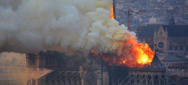 巴黎圣母院几乎被法国革命暴徒摧毁