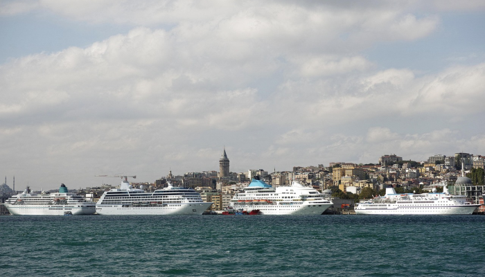 PSG女性在一次独特的旅行中发现了卡塔尔 PSG女性在一次独特的旅行中发现了卡塔尔