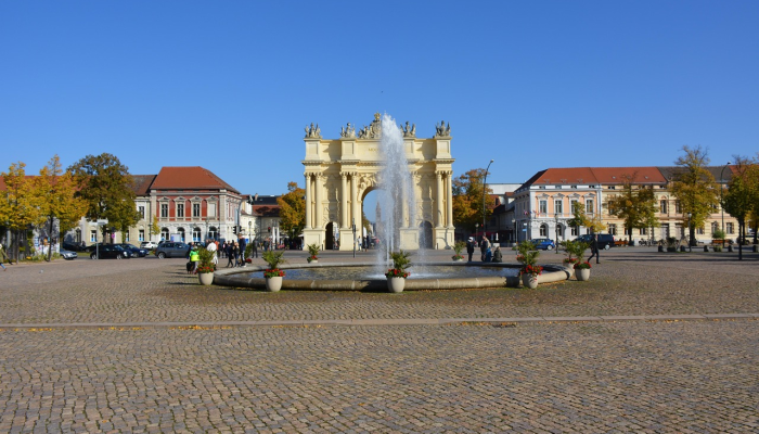 为什么查尔斯国王要在苏格兰举行另一次加冕典礼，仪式是什么时候？