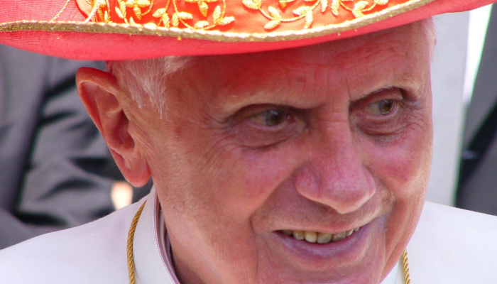 慈善教皇，伟大的神学家：CBCP记得本笃十六世