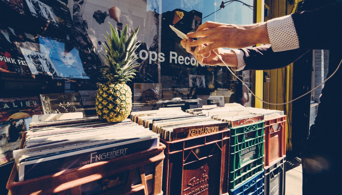 印度在主场击败英格兰，创下测试胜利记录_2