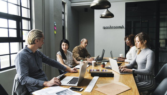 Artstart在年度筹款活动中拍卖50位当地艺术家的作品 Artstart在年度筹款活动中拍卖50位当地艺术家的作品