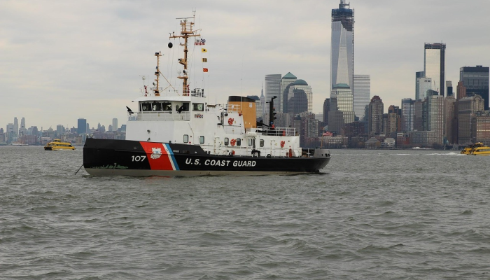 小型爆炸导致罗斯福岛停电，纽约消防局正在调查