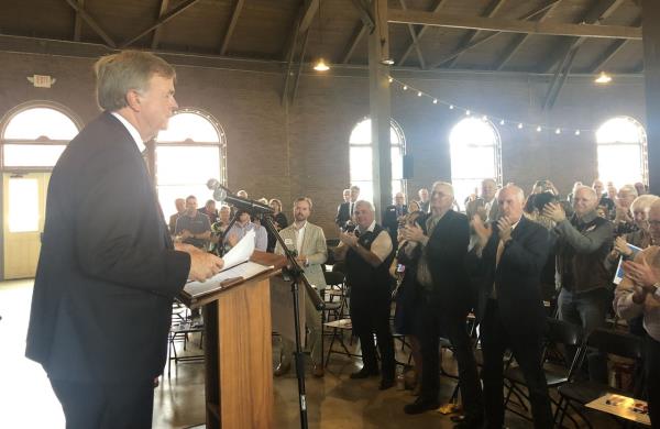 暴徒袭击俄罗斯机场，寻找来自以色列的犹太乘客