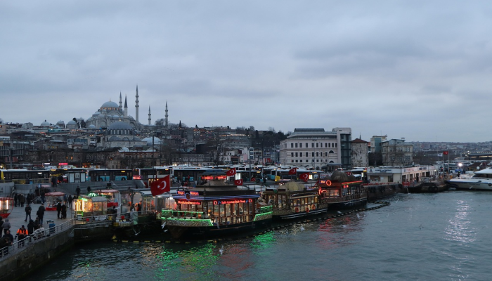 铁道部长对孟买至艾哈迈达巴德高铁的重大更新：“首段将于…完工”