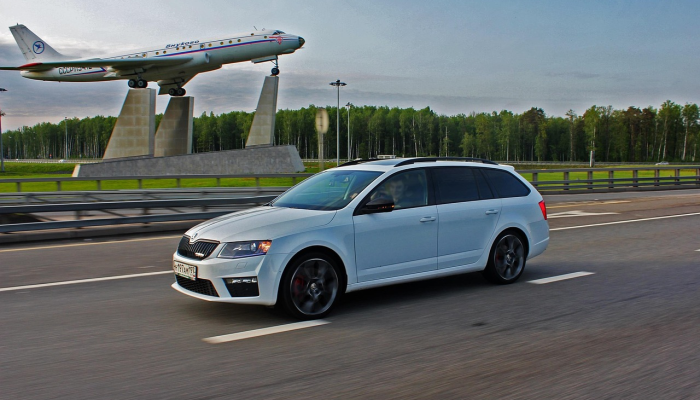 雷克萨斯RZ 450e F运动性能透露在东京汽车沙龙