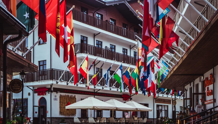 洛杉矶市议会批准2024年6月在市政厅悬挂同性恋旗帜