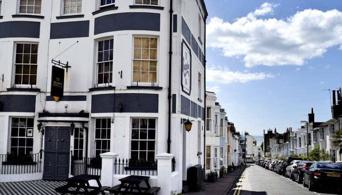 英格兰和威尔士永久关闭的酒吧数量猛增50%