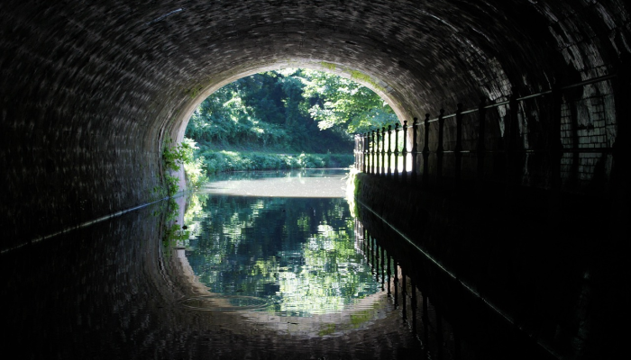 英国隧道淹水，欧洲之星取消列车