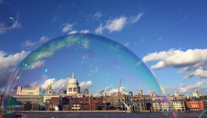 Burna Boy发誓要在2024年伦敦体育场表演中“更大更好”