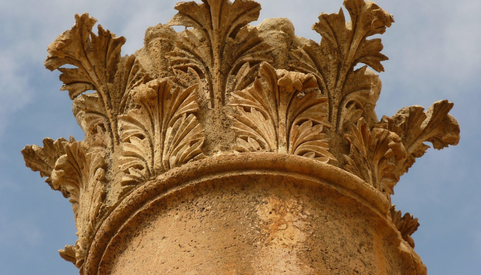 阿约提亚：标志着为期一周的公羊神庙献祭庆祝活动开始的游行