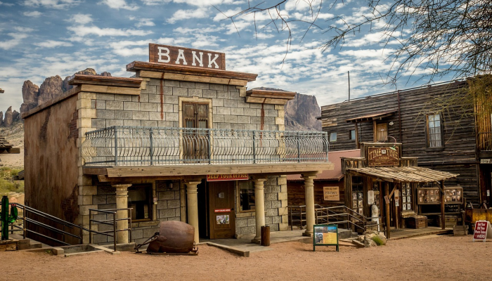 尽管银行里有很多钱,西德克萨斯州的科米特镇却很难跟上 尽管银行里有很多钱,西德克萨斯州的科米特镇却很难跟上