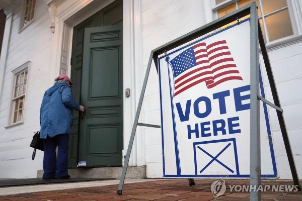 This photo, released by the Associated Press, shows a voter entering a polling station in Kennebunk, Maine, on March 5, 2024. (Yonhap)