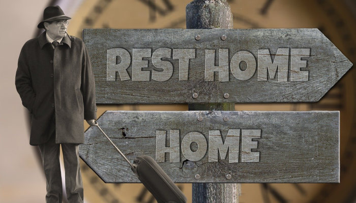 德克萨斯州警方称,大力水手的收银员偷了顾客的信用卡去购物 德克萨斯州警方称,大力水手的收银员偷了顾客的信用卡去购物