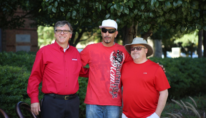 一名男子在袭击三名青少年后被捕