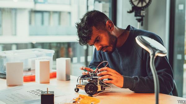 范迪克陶醉于利物浦与曼联长期不和的压力中 范迪克陶醉于利物浦与曼联长期不和的压力中