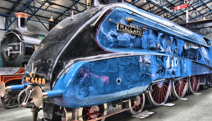 蒸汽管道故障,纽约大街被蒸汽吞没 蒸汽管道故障,纽约大街被蒸汽吞没