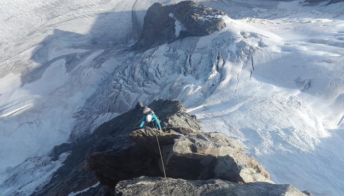 日本出台新规阻止“子弹登山者”攀登富士山