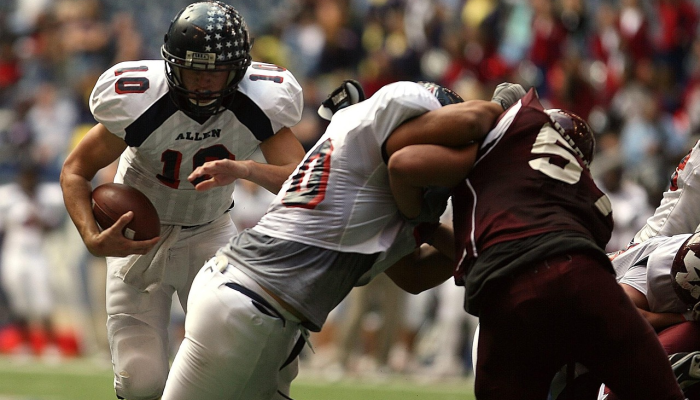 德州人在长达数周的疯狂追逐后,与竞技山羊“威利”搏斗 德州人在长达数周的疯狂追逐后,与竞技山羊“威利”搏斗