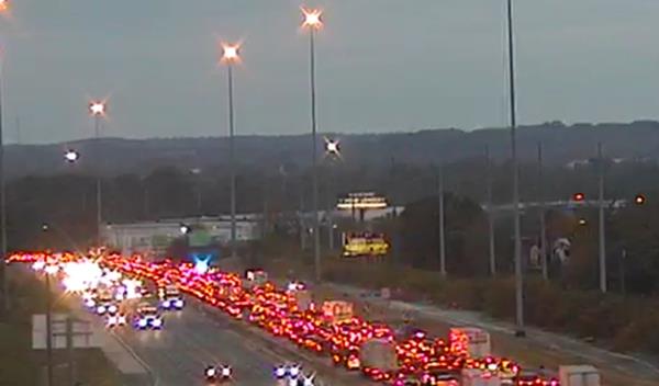 多人被枪击，包括伯明翰I-59公路上至少2人