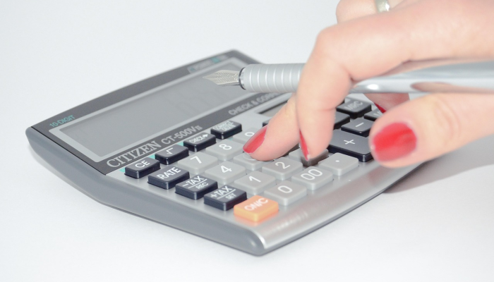 百思买盈利重点关注苹果销量影响、消费者需求