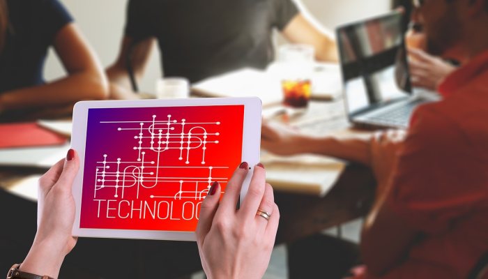 在I-59号州际公路发生枪战，幼儿服药过量致死后，塔兰特市长再次将警察局长停职