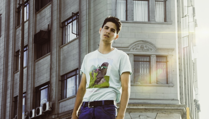 康纳·森：城市需要人，人需要家两者都必须等待