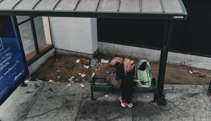 孟加拉国大火后悲痛的家属等待遇难者遗体 孟加拉国大火后悲痛的家属等待遇难者遗体