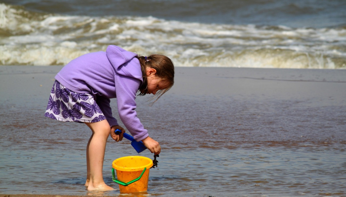 波莫纳车祸：6岁女孩死亡，妹妹在和母亲散步时受伤