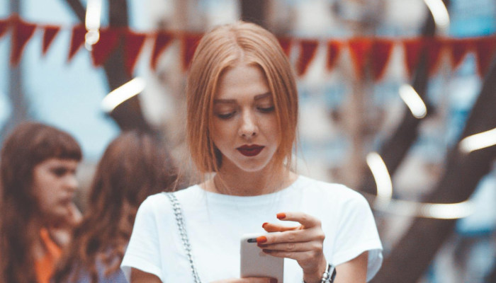 朱迪·丹奇夫人不小心打了个裸电话 朱迪·丹奇夫人不小心打了个裸电话