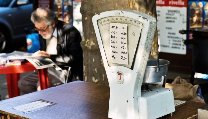 在NBL揭幕战中，德拉维多瓦带领曼联赢得德比