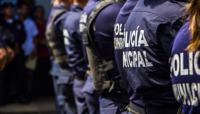 涉嫌暴力逮捕的阿肯色州警官重返工作岗位