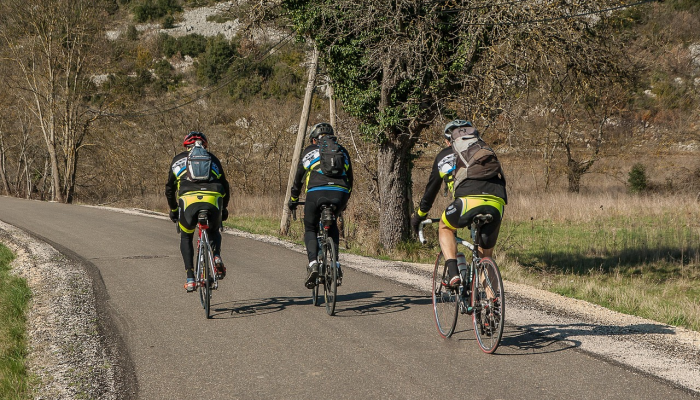 加州救援人员称,一名徒步旅行者在爬下未知的梯子后被困在峡谷中 加州救援人员称,一名徒步旅行者在爬下未知的梯子后被困在峡谷中