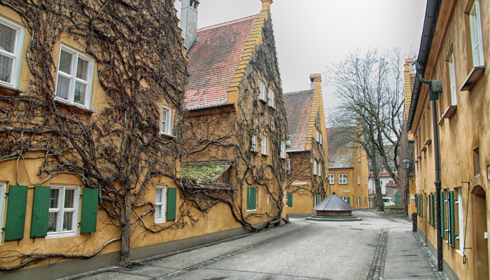 国家新闻社:一对夫妇把校车改装成移动公寓 国家新闻社:一对夫妇把校车改装成移动公寓