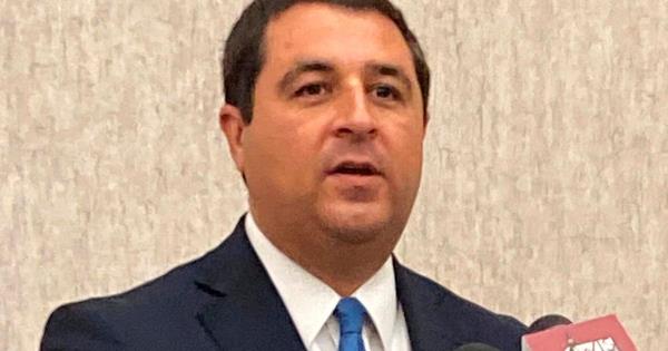 民主党人考尔在威斯康辛州众议员竞选中以微弱优势领先