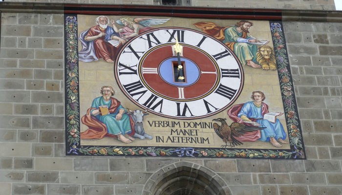 历史悠久的钟楼上丢失的钟的复制品被找到 历史悠久的钟楼上丢失的钟的复制品被找到