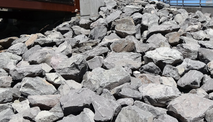 建造世界上最大的光学装置：巨型麦哲伦望远镜最后的镜面制造开始