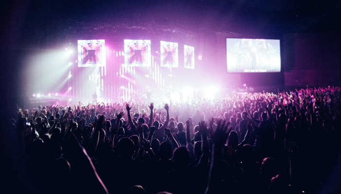 新北美女子冰球联盟创纪录的观众 新北美女子冰球联盟创纪录的观众