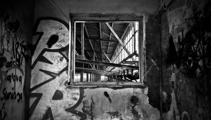 《星际迷航：奇异新世界》第二季结束后，伊森·派克“心碎地”告别人类史波克