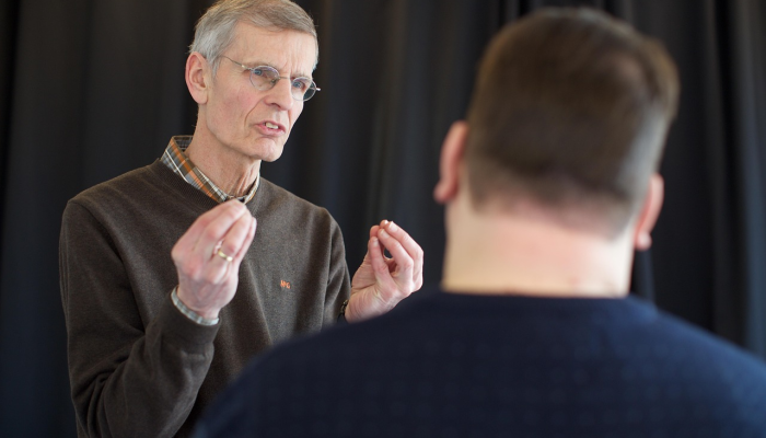 当萨克拉门托州立大学访问斯坦福大学和特洛伊·泰勒教练时,教练朋友们会发生冲突 当萨克拉门托州立大学访问斯坦福大学和特洛伊·泰勒教练时,教练朋友们会发生冲突