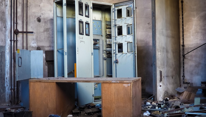 在繁忙的黑色星期五，欧洲的亚马逊抗议活动瞄准了仓库和储物柜