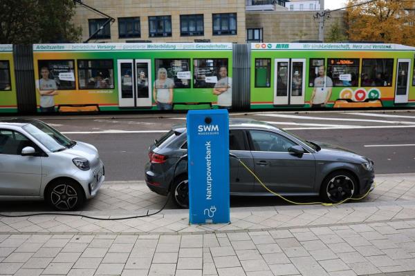 如何提升电动汽车销量？付钱让司机上交污染严重的旧车