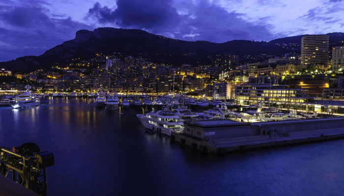 回归小镇:杰夫·贝佐斯不会拯救伯明翰 回归小镇:杰夫·贝佐斯不会拯救伯明翰